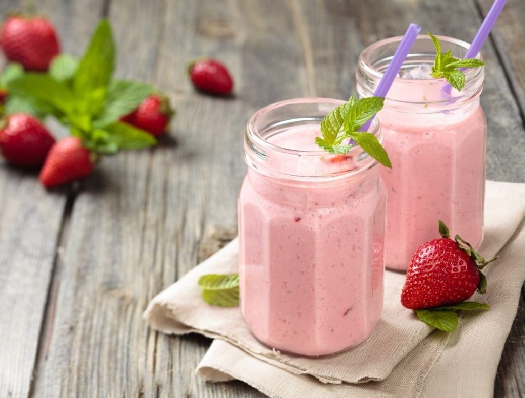 How To Make A Strawberry Milkshake 6