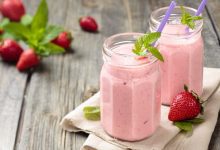How To Make A Strawberry Milkshake 16