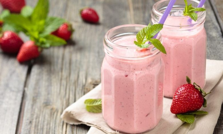 How To Make A Strawberry Milkshake 23