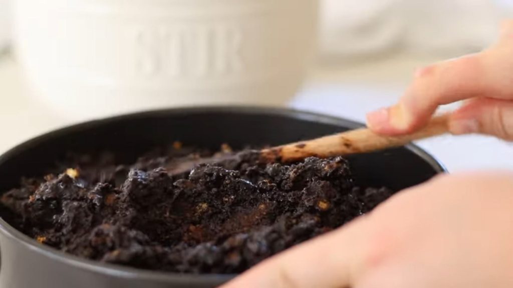 No-Bake Chocolate Biscuit Cake Recipe 5