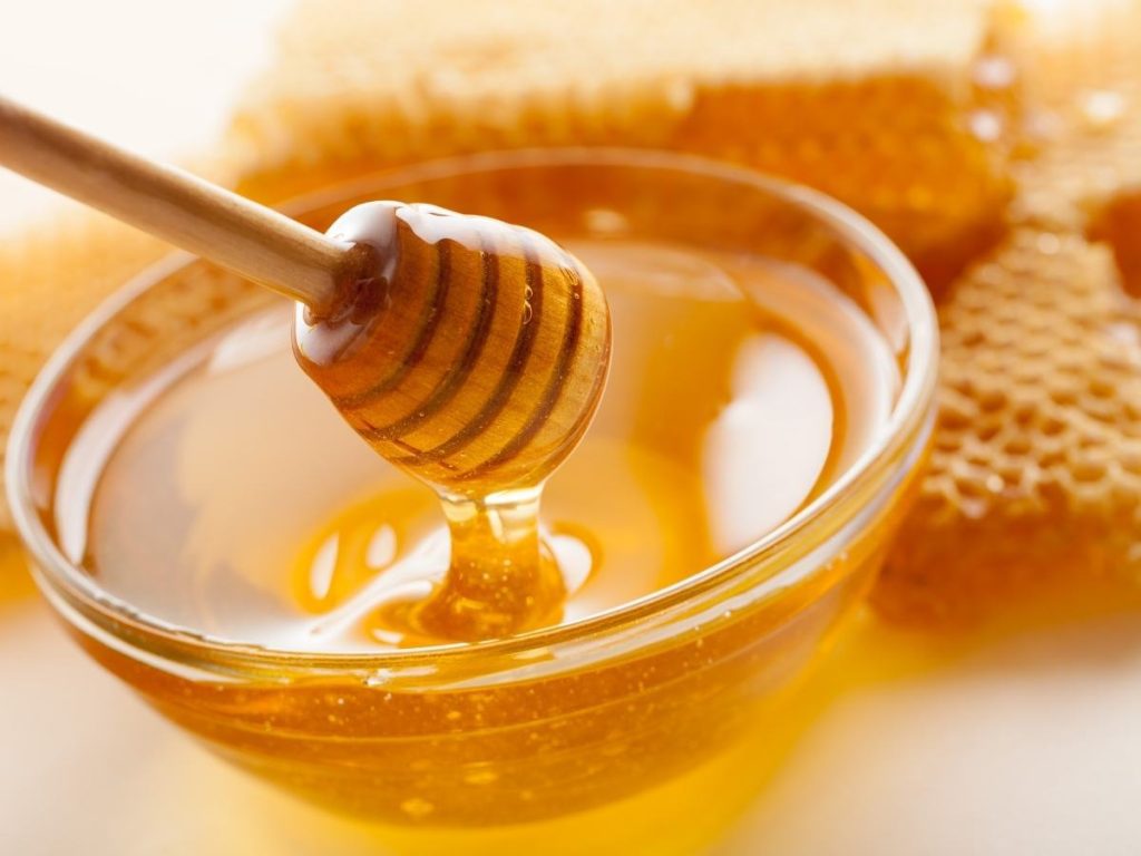 7 Raw Honey Benefits For Health 8