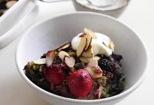Baked Oatmeal With Mixed Berries