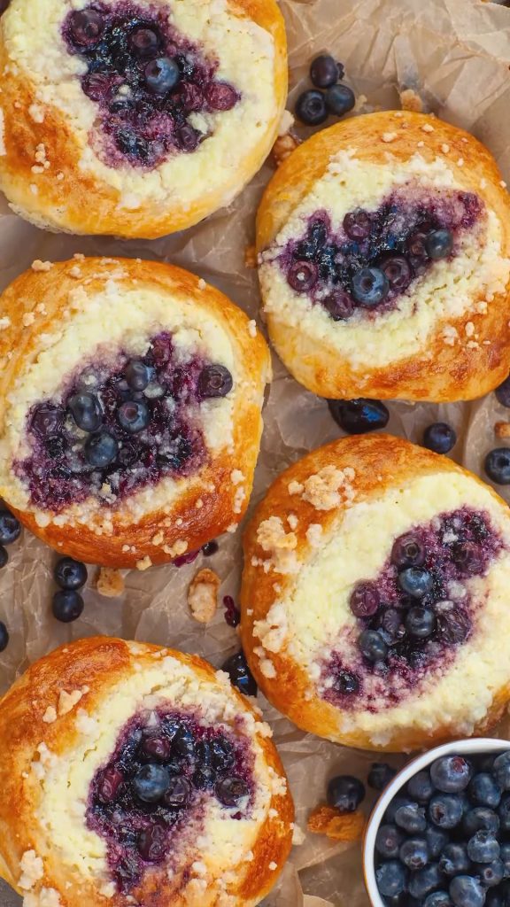 Blueberry And Cheese Vatrushka Buns Recipe 1