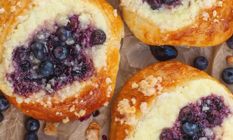 Blueberry And Cheese Vatrushka Buns Recipe 4