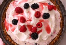No-Bake Bramble Berry Icebox Pie: Your Summer Essential 3