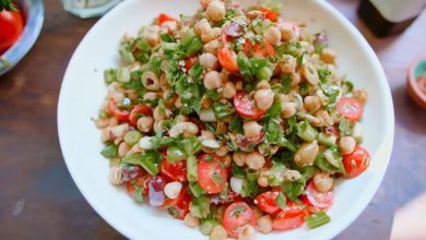 Balela: A Middle Eastern Chickpea Salad Delight 3